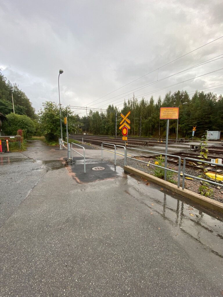 Kuva Harjavallan asemalle tehdyistä turvallisuusparannuksista.