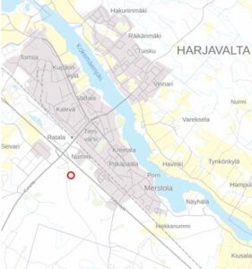 Kuvassa Harjavallan kartta, johon on merkitty punaisella ympyrällä Kukolan vanhan kaatopaikan sijainti.